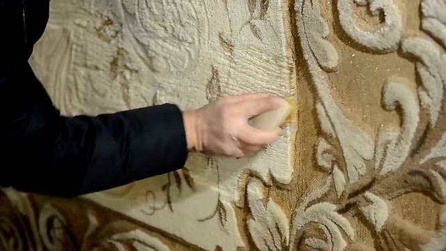 Чистка вискозного ковра щеткой смотреть онлайн