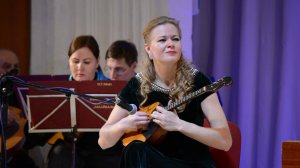 Екатерина Мочалова (домра, Москва) и концертный русский оркестр "Забайкалье"