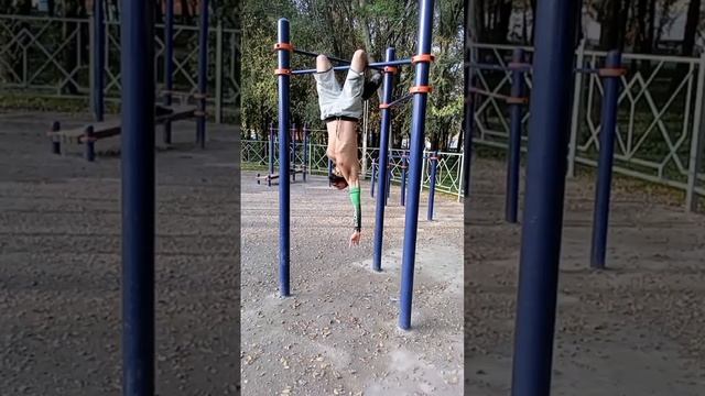 Печатная машинка, широкие #подтягивания и тренировка пресса -- ну турнике #freestyleworkout #m40r смотреть онлайн