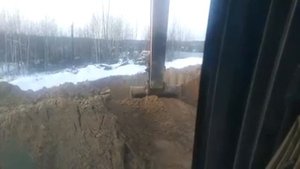 Как работает экскаватор ?