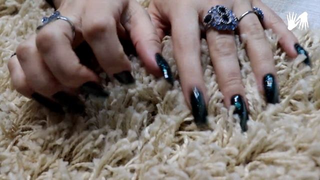 Tapping and scratching the wood floor. Long fingernails and toenails смотреть онлайн