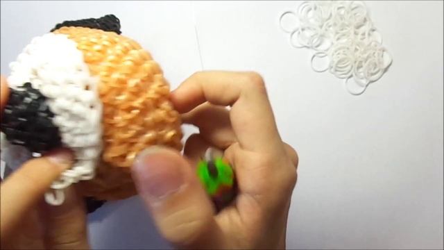 Собачка лумигуруми из резинок Rainbow Loom.4 часть (скрепление,глазки и ошейник).Урок № 39 смотреть онлайн
