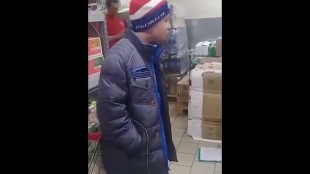 ШКОЛЬНИК ПЫТАЛСЯ УКРАСТЬ ШОКОЛАДКУ В МАГАЗИНЕ. ПОСЛЕДСТВИЯ смотреть онлайн