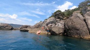 Прогулка на сапах по морю вдоль тропы Голицына (Новый Свет,  Крым), Царский пляж) июнь 2022