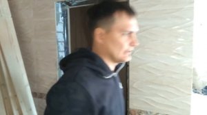 Установка стекляной двери в бане.