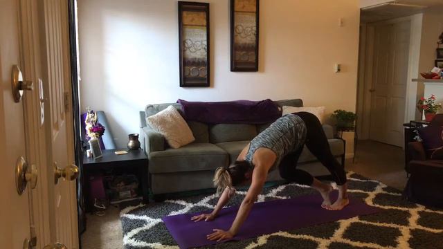 Stretch out your legs! The perfect stretching routine after a leg workout or run! смотреть онлайн