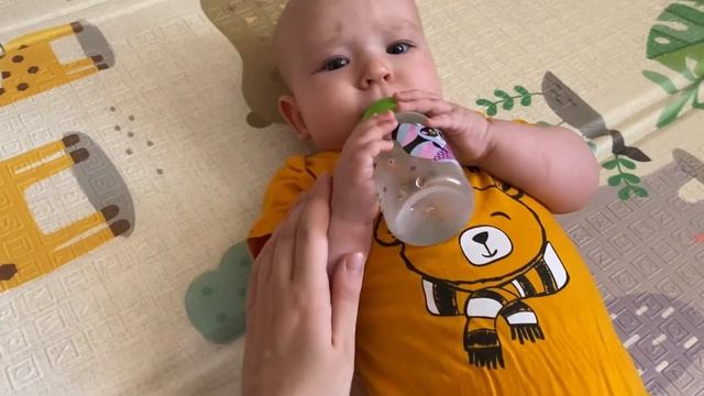 VLOG: наш день с малышкой! Режим дня, прогулки, сны, прикорм. смотреть онлайн