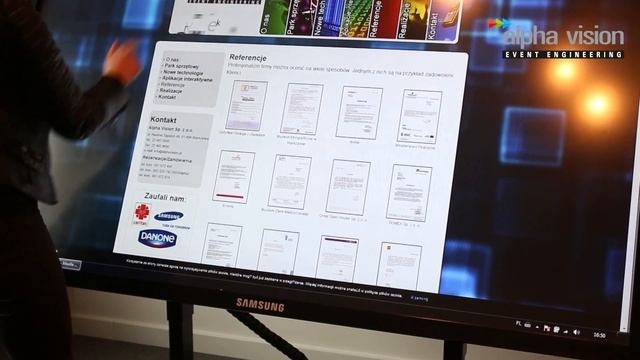 Regulowany stand + monitor MultiTouch 75" смотреть онлайн