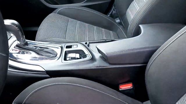 Opel Insignia смотреть онлайн