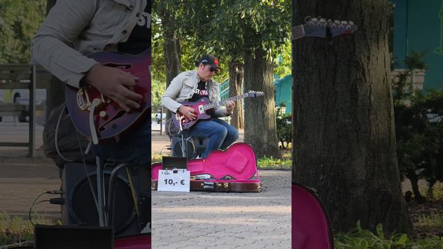 Gitarrensolo #gitarre #musik #alexanderplatz #walk #spaß #atmosphere #sommer #2024 #berlin