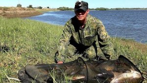 БЕШЕНЫЙ КЛЁВ САЗАНА и ОГРОМНЫХ КАРАСЕЙ на ЖМЫХОВКИ. РЫБАЛКА С НОЧЕВКОЙ на АХТУБЕ.