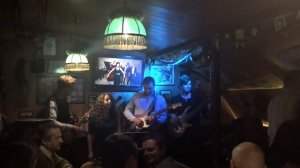 в пабе «Бочка Патрика» с группой «Real music band”