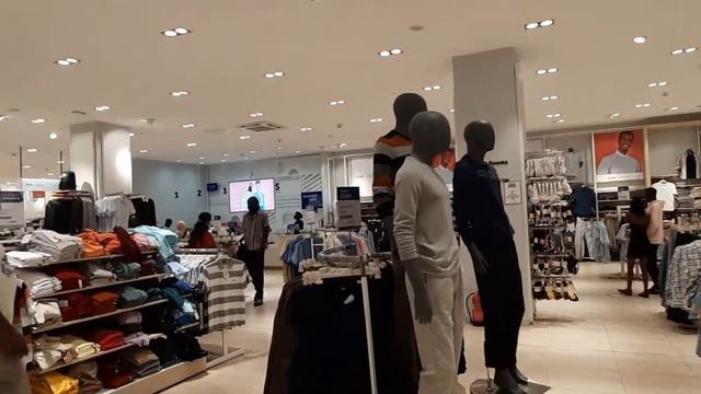 Shopping in Uganda | Acacia mall | Millennium Supermarket | Walk With Our Family смотреть онлайн