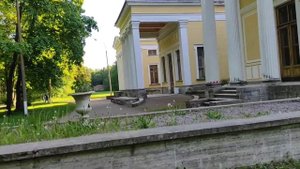Петергоф. Заброшенные дворцы.