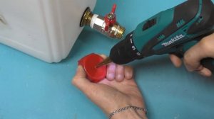 Гениальное применение пластиковой КАНИСТРЫ! ПОЧЕМУ я не СДЕЛАЛ это раньше!