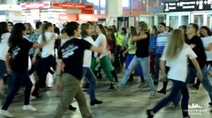 Нереально крутой Танцевальный флешмоб основанный на жестовом языке на Курском вокзале