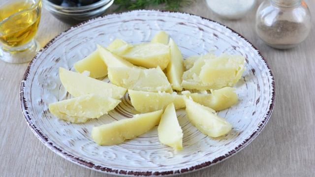 Картофельный салат с анчоусами