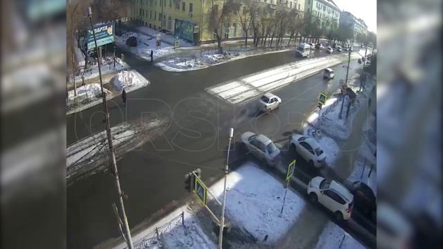 Сразу 3 «ВодЯТЛа» проехали на красный сигнал светофора смотреть онлайн