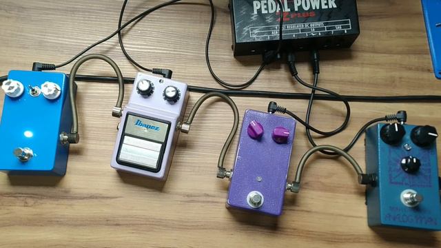 Collateral CE-2 clone, Ibanez CS9, Collateral Chorus and Analogman Mini Chorus смотреть онлайн