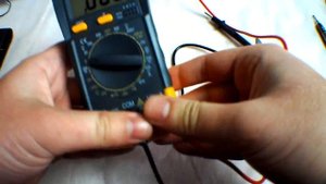 Дешевый Мультиметр A830L с Алиэкспресс - Распаковка, Обзор и ТЕСТ На Резисторе и Батарейке