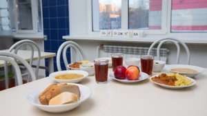 Сургутяне контролируют, чем их детей кормят в школах