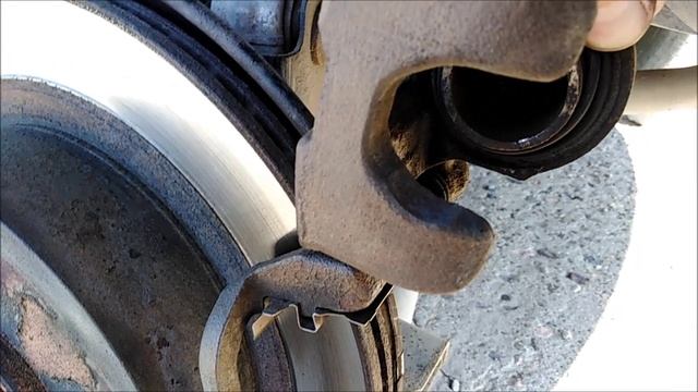 Обслуживание задних тормозных механизмов на Nissan Qashqai +2. смотреть онлайн