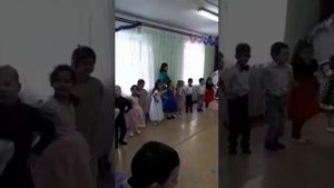 Танец-игра "Нам всем весело живется" ср.-ст.гр. Видео Натальи Мирошниченко
