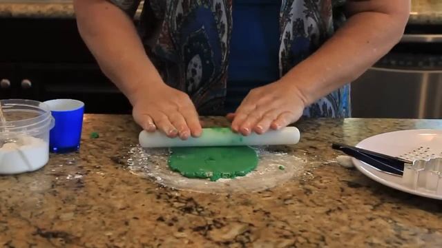 Making Candy Clay in Minutes смотреть онлайн