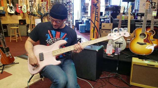 Flea Active Jazz Bass REVIEW! смотреть онлайн