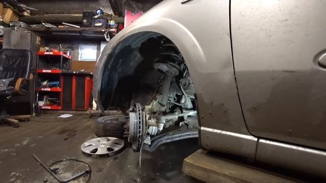 Nissan Almera Classic  замена переднего датчика ABS