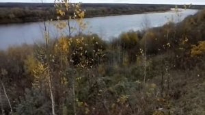 С высокого берега реки