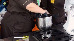 Мастер-класс: Муссовые пирожные Planet