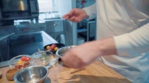 Слабосоленая форель с перепелиными яйцами и ЗА 1 ЧАС ? Скоросол форели. Андрей Матюха рецепт №76