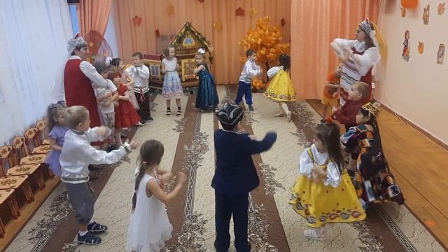 Городской фестиваль "Росинка", посвященный Году культурного наследия народов России. смотреть онлайн