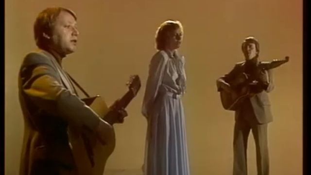 Песни М.Таривердиева на стихи А.Вознесенского в исполнении трио 