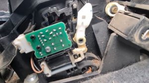 Toyota corolla 120 щелчки в селекторе на паркинге когда нажимаешь тормоз