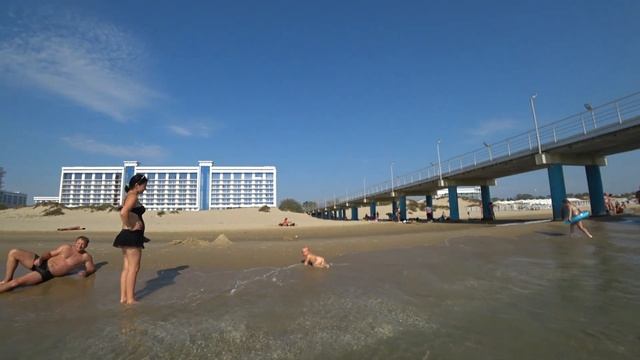 Анапа. На пляже бакланы, чайки,куколки и ловцы жемчуга. Джемете августа 2019 смотреть онлайн