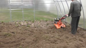Новый мотоблок. Фрезерование почвы в теплице и на поле. Готовимся к посадкам. Eng.Sub