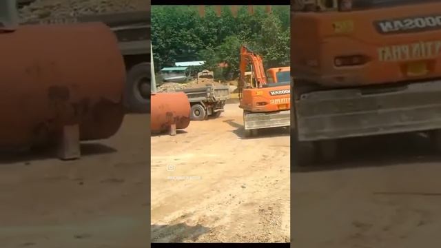 неловкое моменты на экскаваторе#эксковатор #работанаэкскаваторе #погрузчик