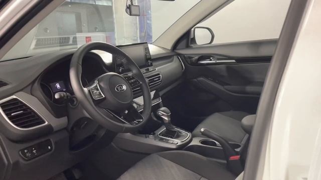 Kia Seltos смотреть онлайн