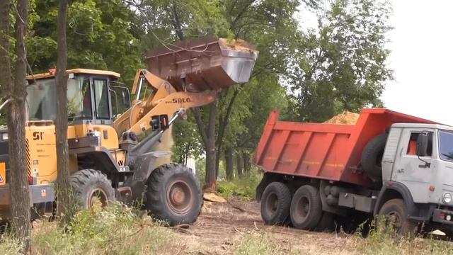 В микрорайоне Ласточкино начались работы по капитальному ремонту дороги на улице Романтиков