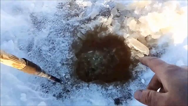 тест якутской трёхгранной пешни из торсиона вездехода смотреть онлайн