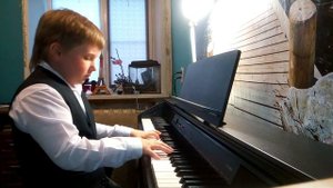 Афонин Максим 9 лет.Лист.Юношеский этюд N12