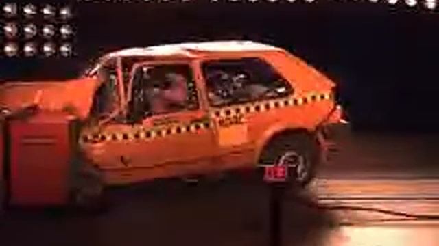 Volkswagen Golf mk2 Crash Test смотреть онлайн