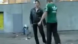 удар с локтя