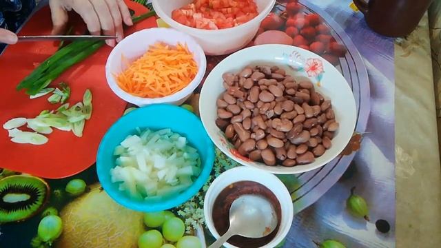 Сытный супчик с фасолькой. смотреть онлайн