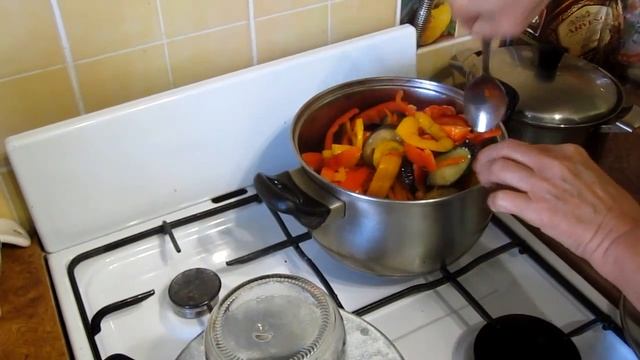 Как приготовить салат из баклажан.Салат из баклажанов и перца.Вкусный салат из баклажанов на зиму