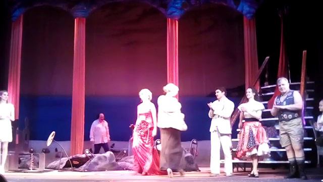 Дали и испанская королева из Казани смотреть онлайн