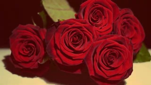 С_ДНЕМ_РОЖДЕНИЯ_МУЗЫКАЛЬНАЯ_ОТКРЫТКА_ПОЗДРАВЛЕНИЕ.mp4