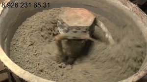 Заливка крышки на забор из бетона методом присыпки